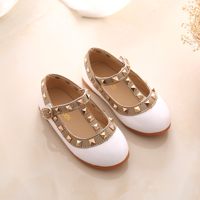 Sandales en cuir à Rivets pour filles, chaussures simples pour enfants, couleur chair, chaussures de danse plates de princesse,