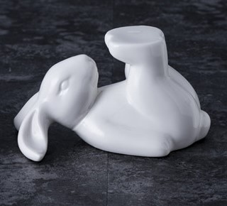 White Round Rabbit Ceramic Dinner Plate Cute Animal Fruit Cake Plate Desktop Display Plates Wedding Dessert Rabbit Tray Decor: Single rabbit