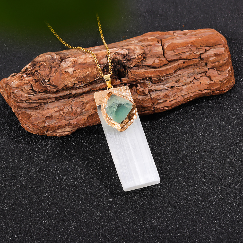Amuleto de cristales curativos de Reiki con colgante rectangular plano de citrino amatista con incrustaciones de selenita cruda Natural con tapa chapada en oro: plum