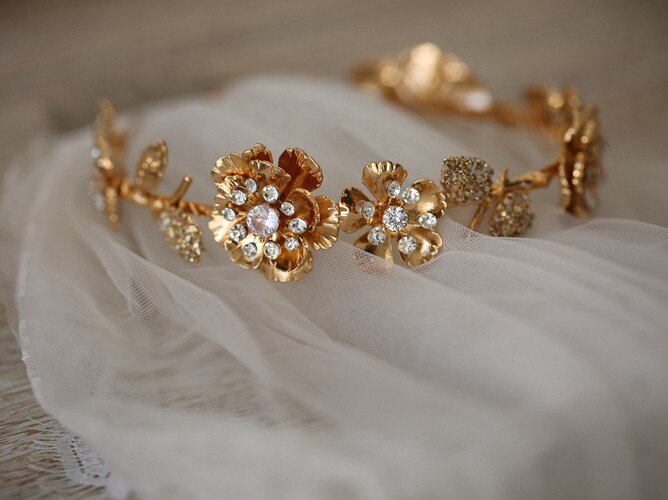 Delicate Gouden Bloemen Vrouwen Crown Bruiloft Haar Tiara Crystal Bruids Hoofddeksel Handgemaakte Vintage Haarband