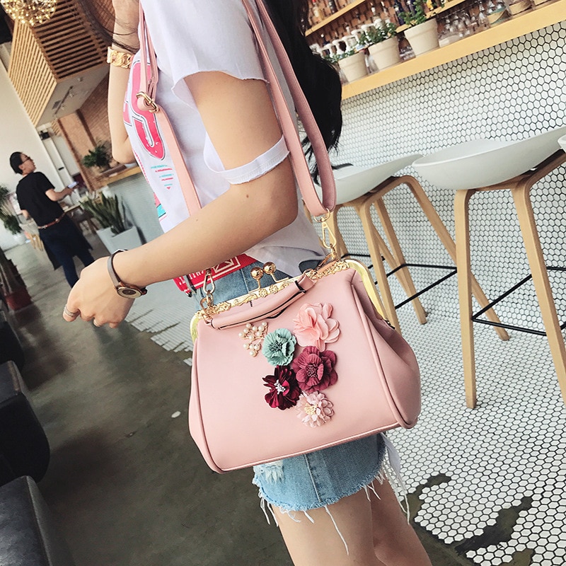 Di nuovo Modo Coreano di Stile Delle Signore Della Borsa di clip in Metallo Fiore Borsette Perla Delle Donne di modo Sacchetto di Spalla di Svago del Sacchetto del Messaggero Della Frizione Bolsa