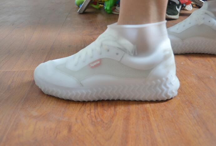 Herbruikbare Waterdichte Schoen Covers Fietsen Regen Overschoenen Siliconen Elastische Schoenen Cover Bescherm Unisex Schoenen Accessoires Dust Covers: WHITE / S