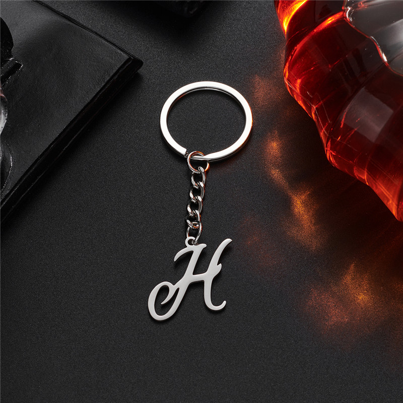 Llavero con letra inicial de A-Z de acero inoxidable para amantes, joyería antigua en inglés, colgante del alfabeto, llavero de coche, accesorios para bolso