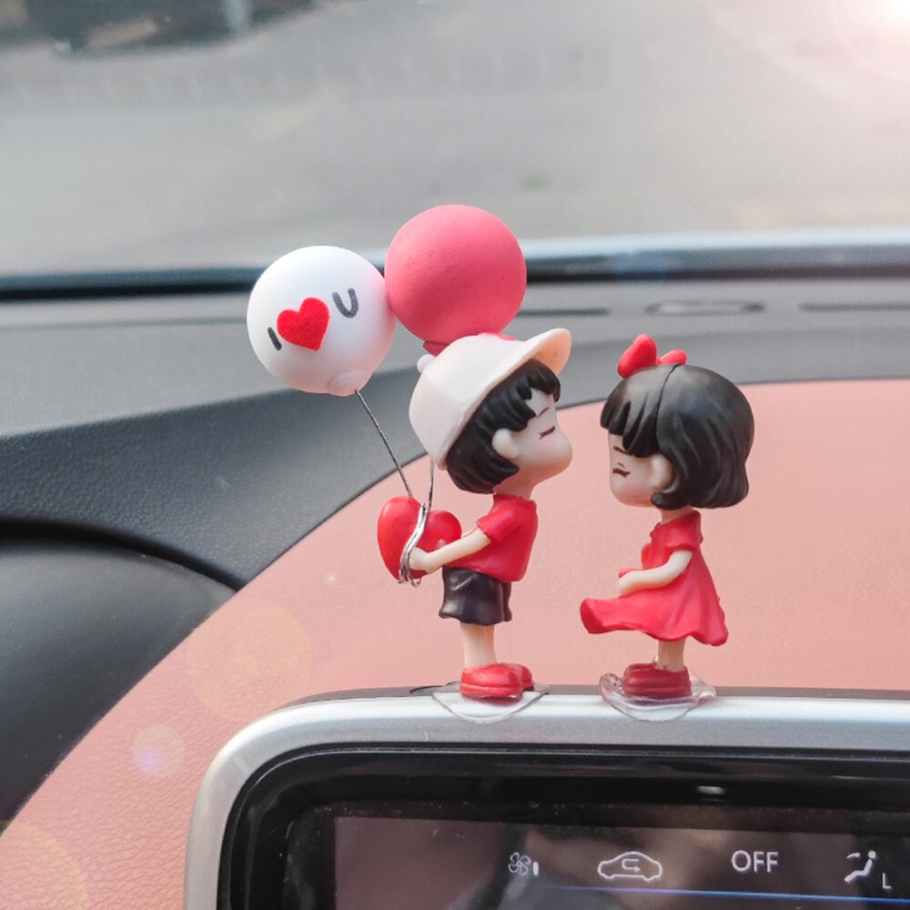 Ornements mignons de Couple pour voiture, décoration de voiture, Action de Couples de dessin animé mignon, décorations de tableau de bord de voiture de dessin animé, joli baiser C