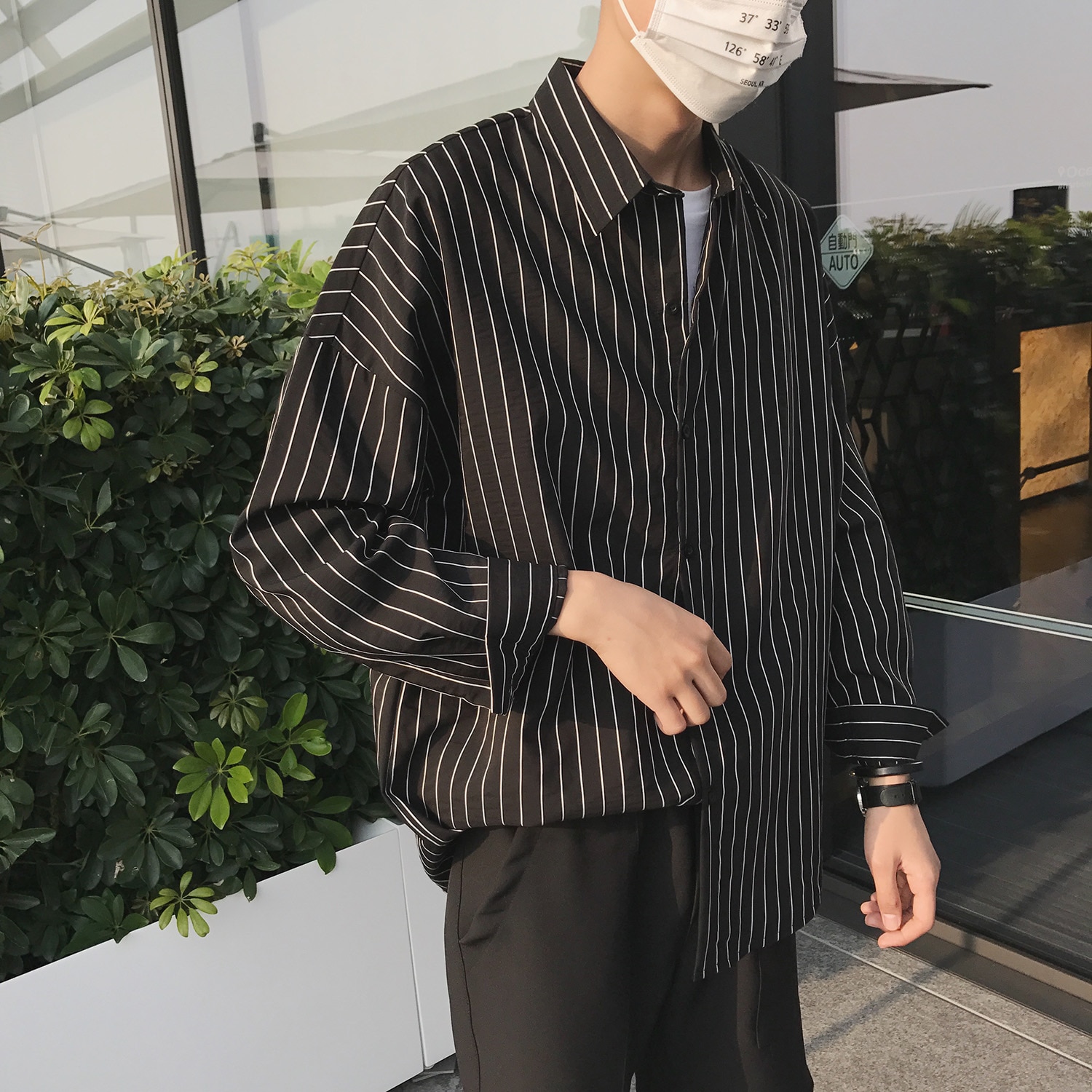 Koreansk stil streetwear tynd stribet oversize langærmet mænds skjorte