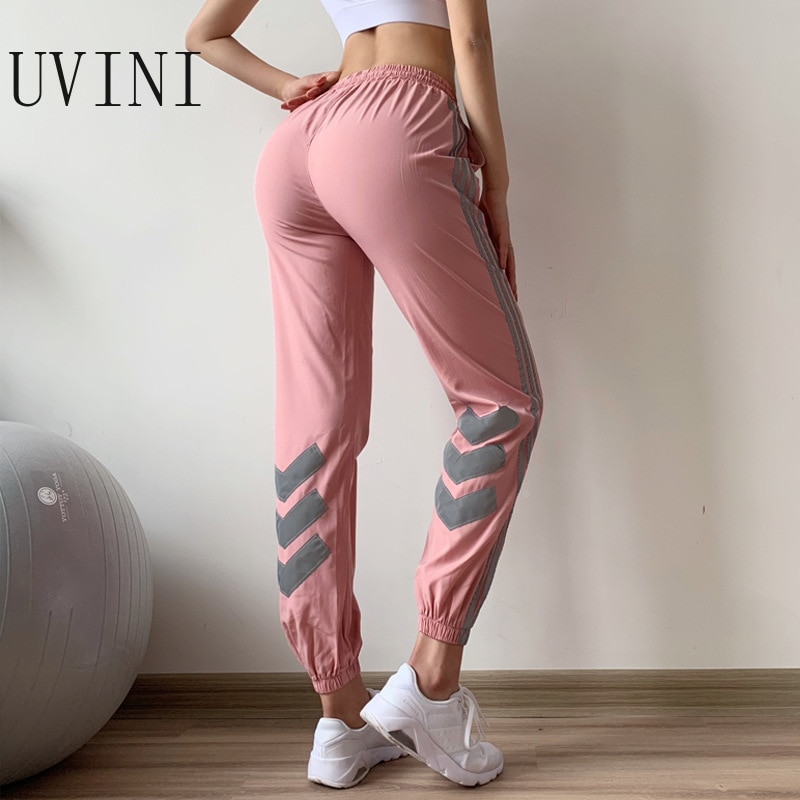 Uvini Joggingbroek Vrouwen Hiphop Dans Broek Losse Leisure Broek Voor Dames Side Striped Elastische Manchet Vrouwelijke Sport Broek