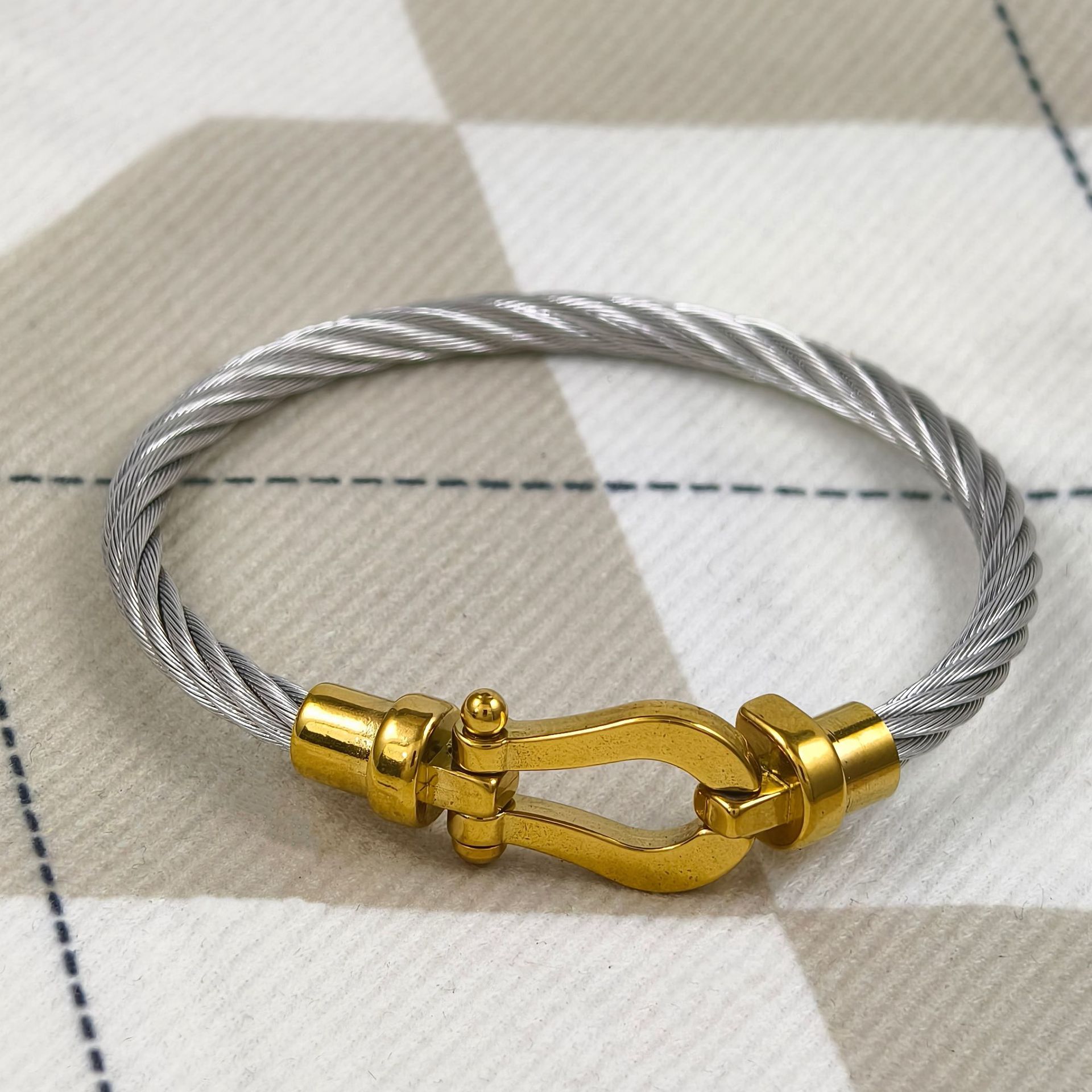 20CM Horse Shoe Bracelet Clasp, Cast and Polished Titanium Steel Gold Plated: Rhodium Plated