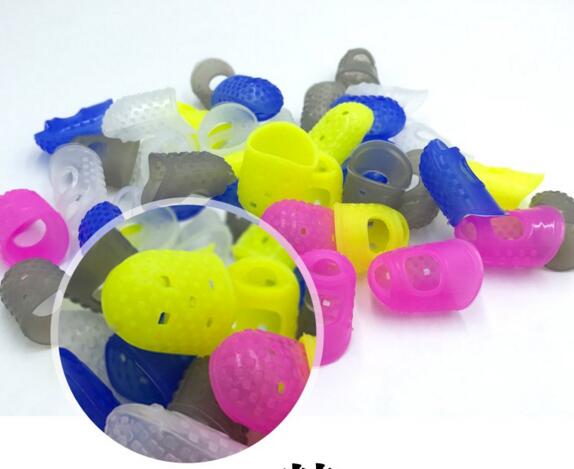 4pcs Vingertop Protector Fingerstall Silicone Guitar String Vinger Guard Tegen de Pers Vinger Ballad Gitaar Accessoires GYH