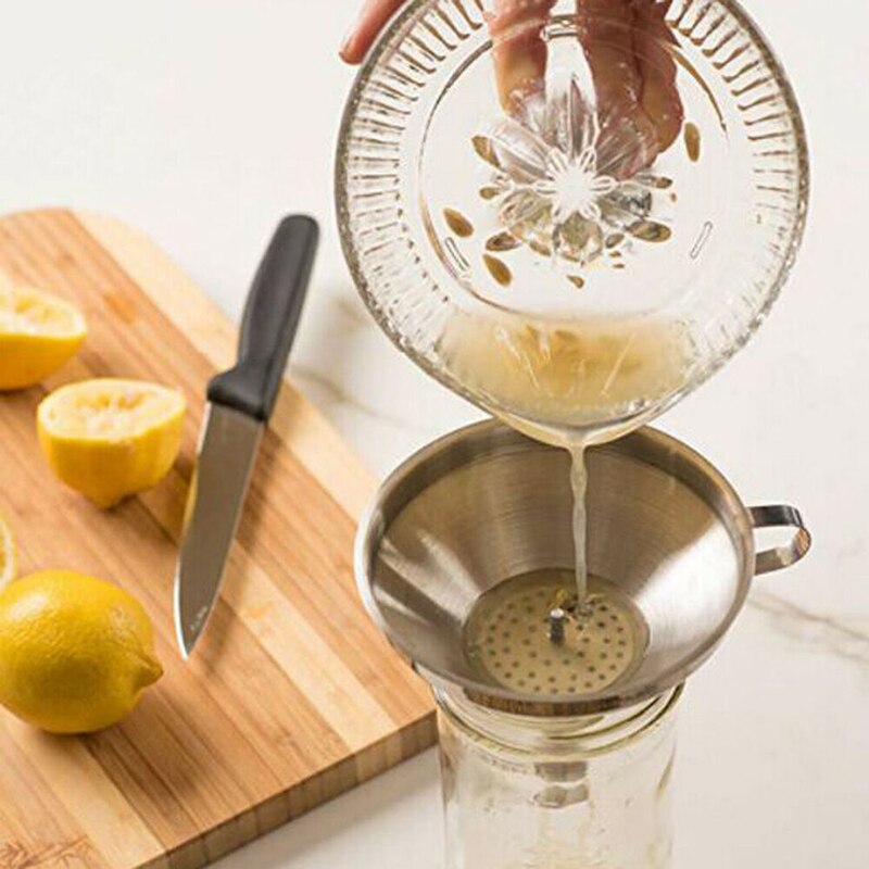 Conjunto de tres piezas de embudo de acero inoxidable, 10cm, 12cm y 14cm de ancho, embudo de boquilla de filtro con mango y colador desmontable,