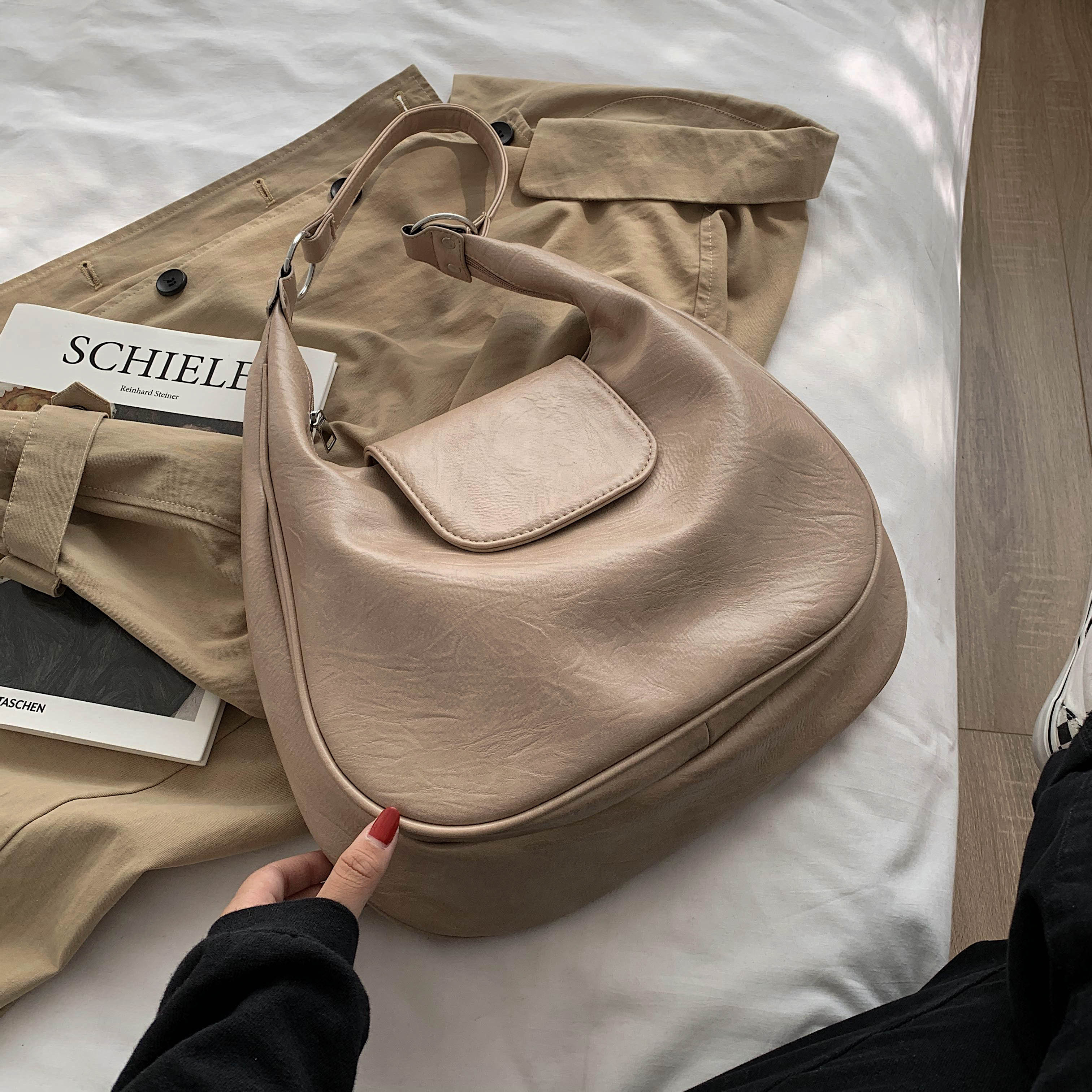 årgang pu lær skuldervesker til kvinner høykapasitets håndveske dame vintermerke trending håndvesker og vesker tote bag: 02