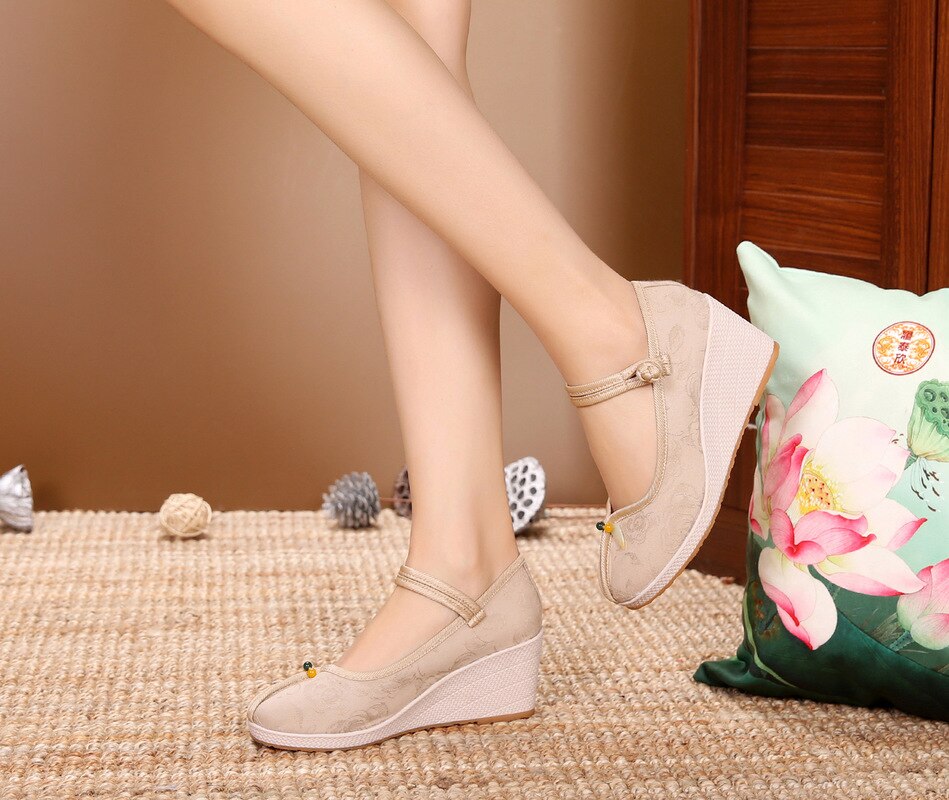 frühling Sommer Frau Schuhe Jahrgang Blumen Stickerei Schuhe Frauen Chinesische Alte Peking lässig Tuch Tanzen Schuhe T1-08