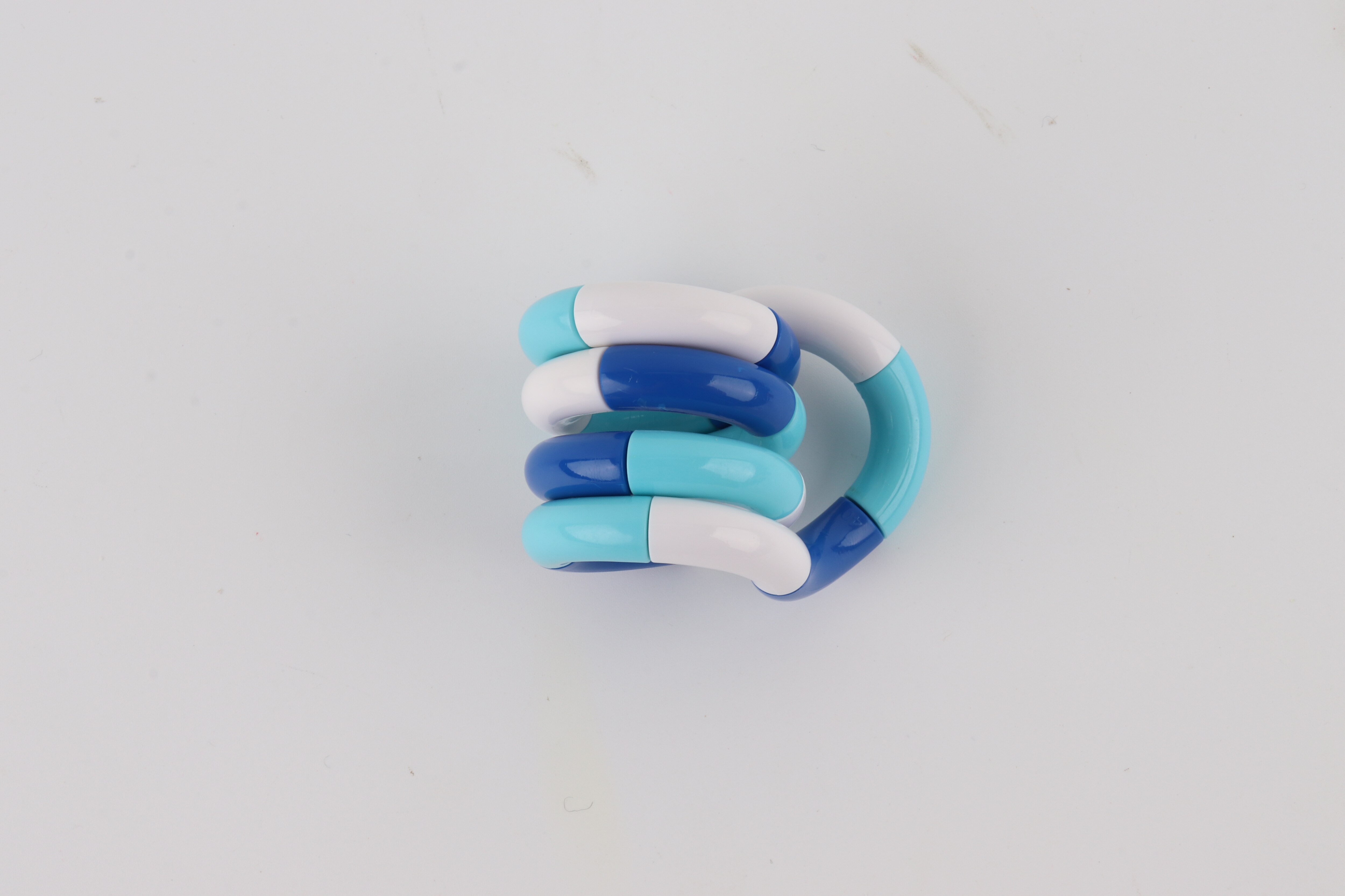 Twisted Ring Magic Fidget Magic Trick Rope DIY Winding Leisure Education Stress Relief for Kid Xmas Toy Random Send: Blue