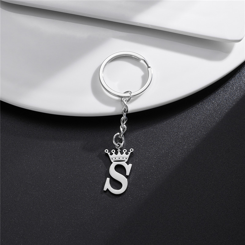 Llaveros con colgante de letras de A-Z de acero inoxidable con corona DIY única para hombres y mujeres, llavero de 26 alfabeto para coche, llaveros de joyería con nombre,: Verde claro