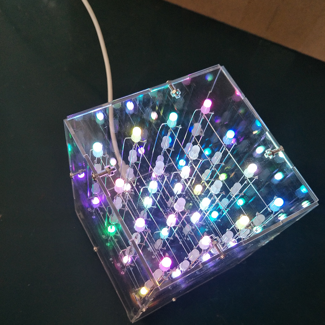 4X4X4 3D Multicolore ah Condotto Cubo di Luce kit di Telecomando A Raggi Infrarossi ah CONDOTTO Cubo di Luce per I Bambini Bambini giocattoli Regalo-Prodotto Finito