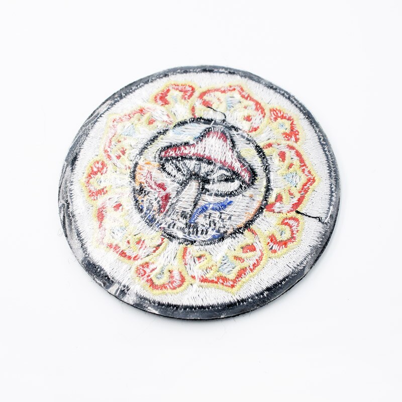 Svampe størrelse :7.1 x 7.3cm stof strygemærke badge broderede badges abstrakte børnemærker til tøj klistermærker 0070