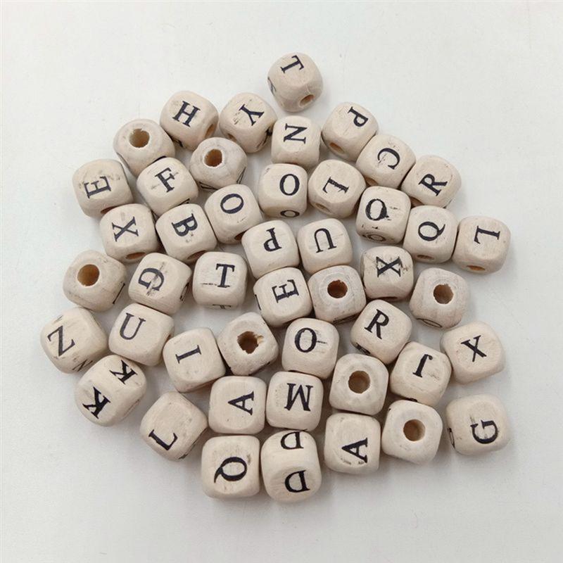 Perles en bois avec lettres de l&#39;alphabet, cubes d&#39;espacement de 10mm, artisanat de bricolage pour la fabrication de bracelets et de colliers, 100 pièces