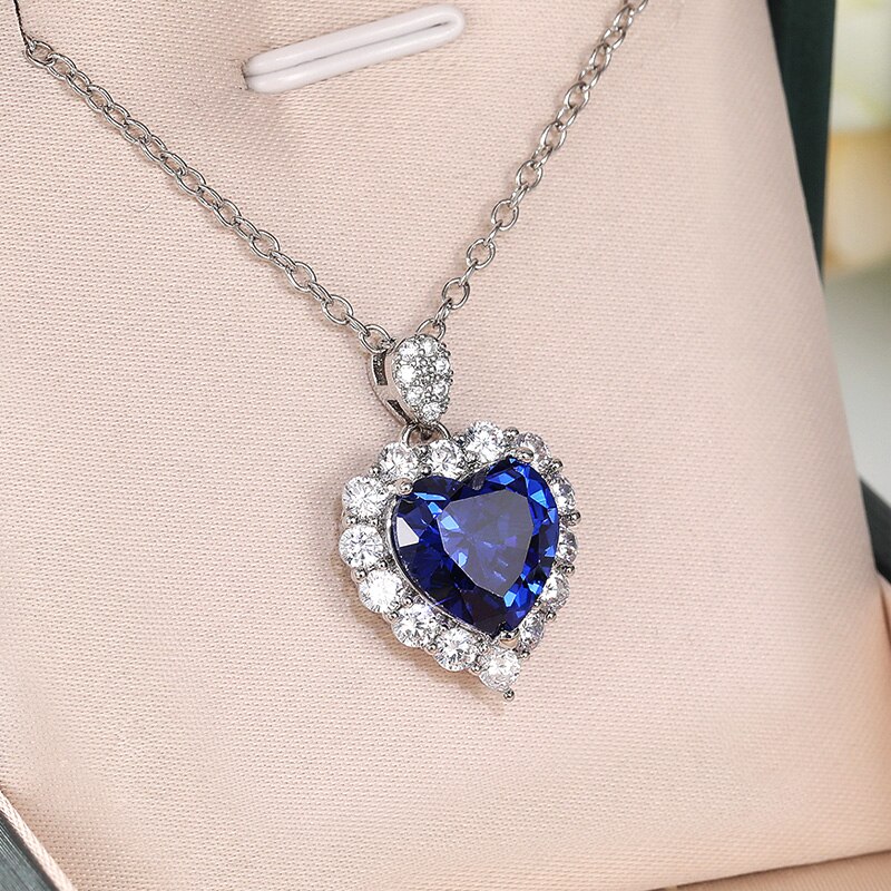 Huitan Blauw Hart Hanger Ketting Voor Vrouwen Delicate Wedding Anniversary Liefde Vrouwelijke Trendy Party Sieraden Nieuw Item
