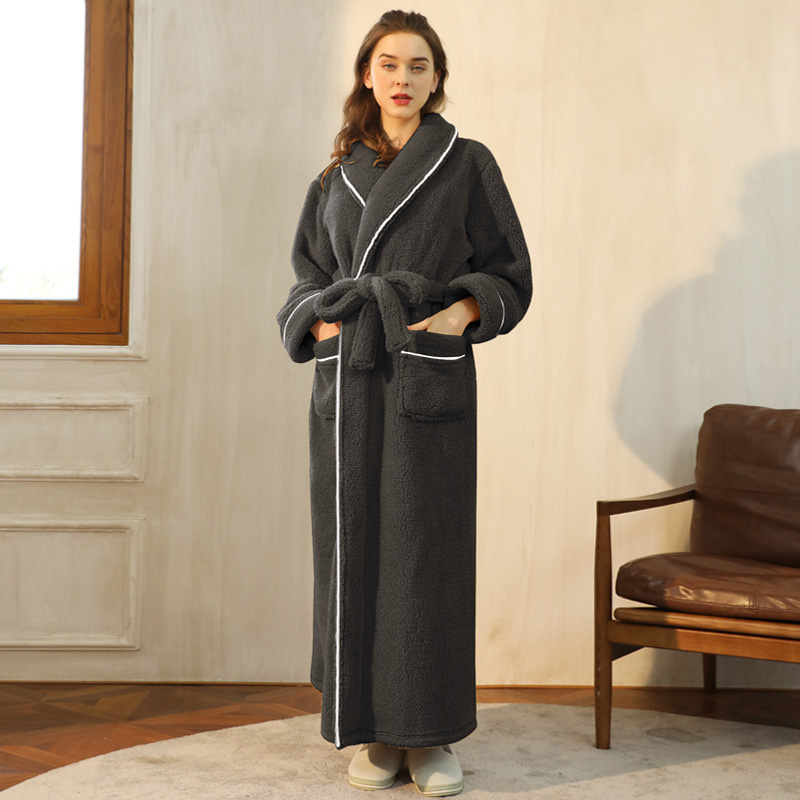 Vrouwelijke Herfst en Winter Warm Lange Flanel Dikke Paar Bad Badjassen Mannen Vrouwen Pyjama Douche Gewaad Badhanddoeken Voor Volwassenen