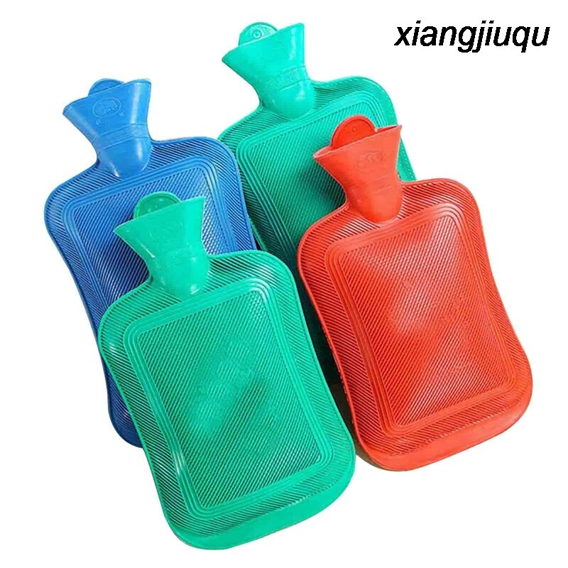 Bottiglia di acqua calda in gomma per iniezione d'acqua da 500ml bottiglia di acqua calda portatile calda invernale riscaldamento a mano compressa calda femmina