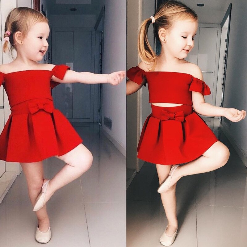 Robe du soir longue plissée à épaules dénudées