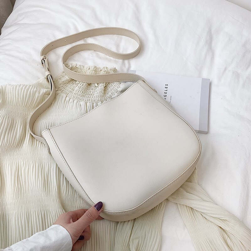 Pure color Casual Bucket bag PU Leather Women's Handbag High capacity Shoulder Messenger Bag: Beige