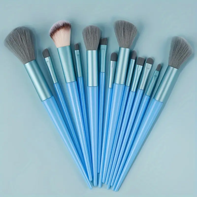 13PCS Makeup Brush Set Soft Fluffy Eye Shadow Foundation Blush Highlighter Concealer Brush Female Beauty Tool Christmas: Silver
