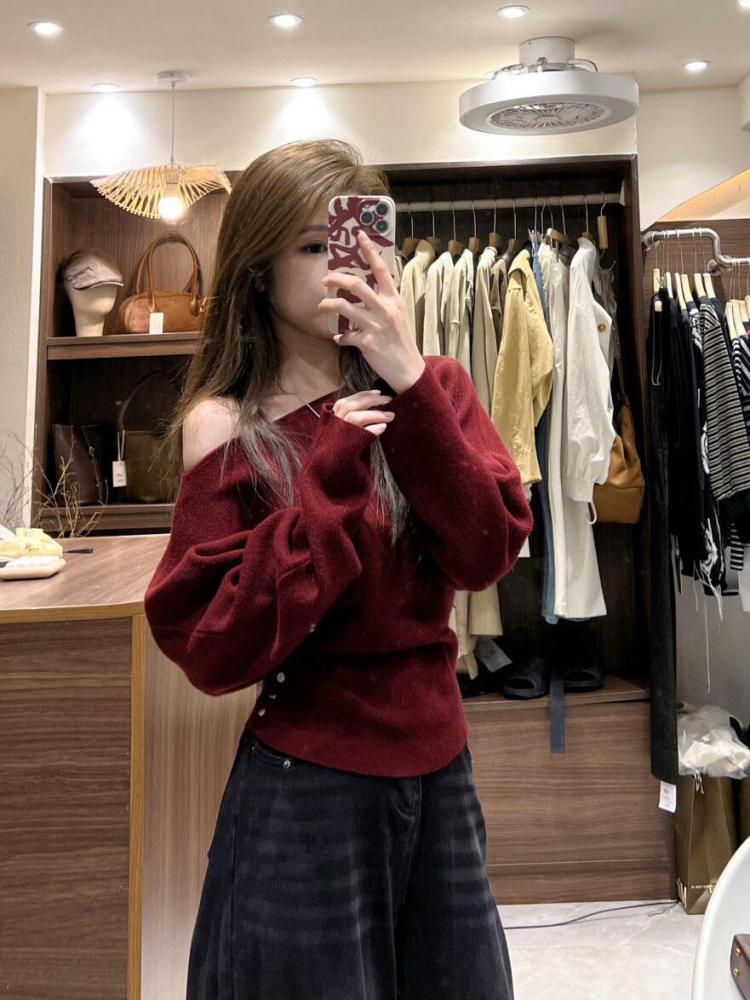 Otoño Invierno Beige fuera del hombro botón manga larga suéter mujeres francés gris versátil corto tejido Top tendencia