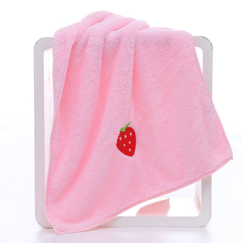 Vruchten Gezicht Handdoek Aardbei Cherry Geborduurde Badkamer Thuis Zacht Koraal Fluwelen Nordic Handdoeken Voor Volwassenen Kids Toalla De Cara: Strawberry