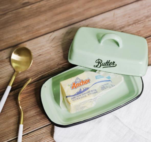 Emaljebakke i retro amerikansk stil med låg dessertbakke smørboks osteopbevaringsboks bestik serveringsbakke emaljeprocesfremstilling