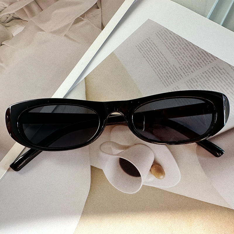 Gafas de sol negras con forma de ojo de gato para mujer, anteojos de sol femeninos, con montura estrecha, rectangulares, pequeños, UV400, 2024