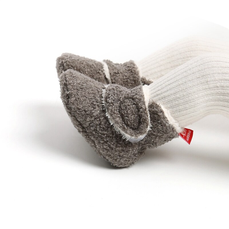 Inverno do bebê recém-nascido meninas botas de neve sapatos sólida cashmere de pelúcia retalhos botas moda fundo macio sapatos berço quente