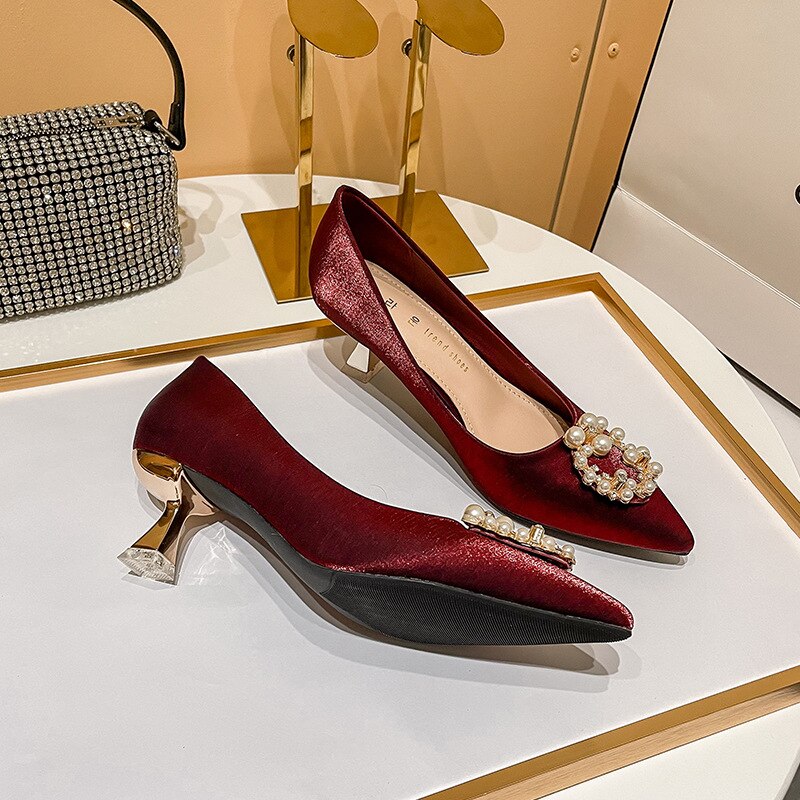 Escarpins en soie à bout pointu de 5cm, nouvelle – Grandado