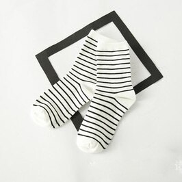 Calcetines de cuadros clásicos de pata de gallo para mujer, calcetín Harajuku de algodón, Vintage, Blanco, Negro, a rayas, con tubo