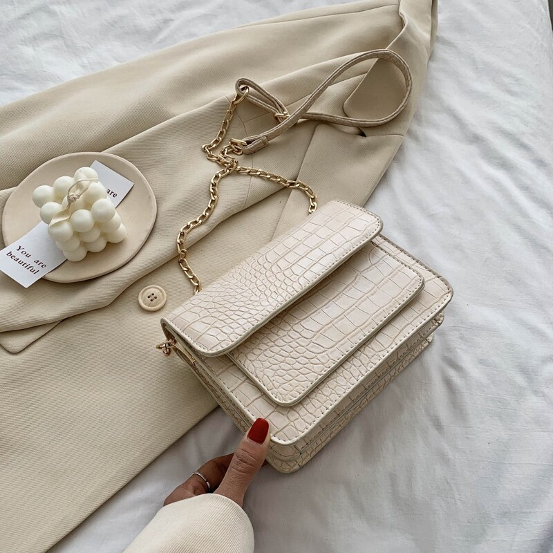 Small Crocodile Pattern PU Leather Flap Bags For Women Simple Shoulder Crossbody Handbags Chain Cross Body Bag: Beige