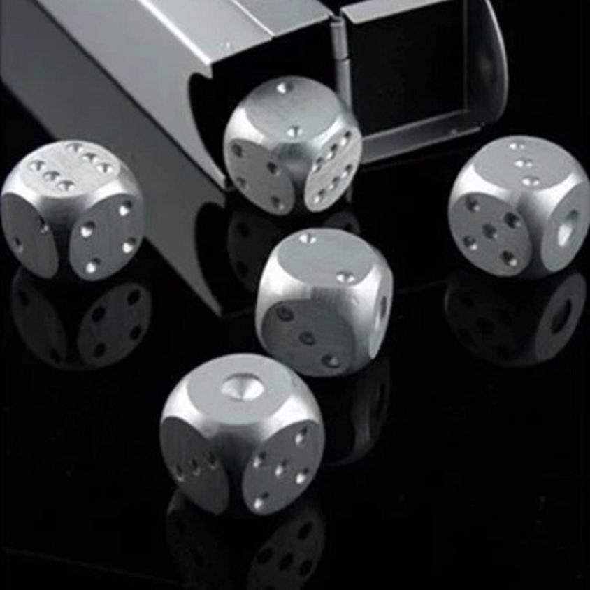 Portable aluminum dice dice barrel silver aluminum alloy dice dice box stainless steel dice barrel 5 packs