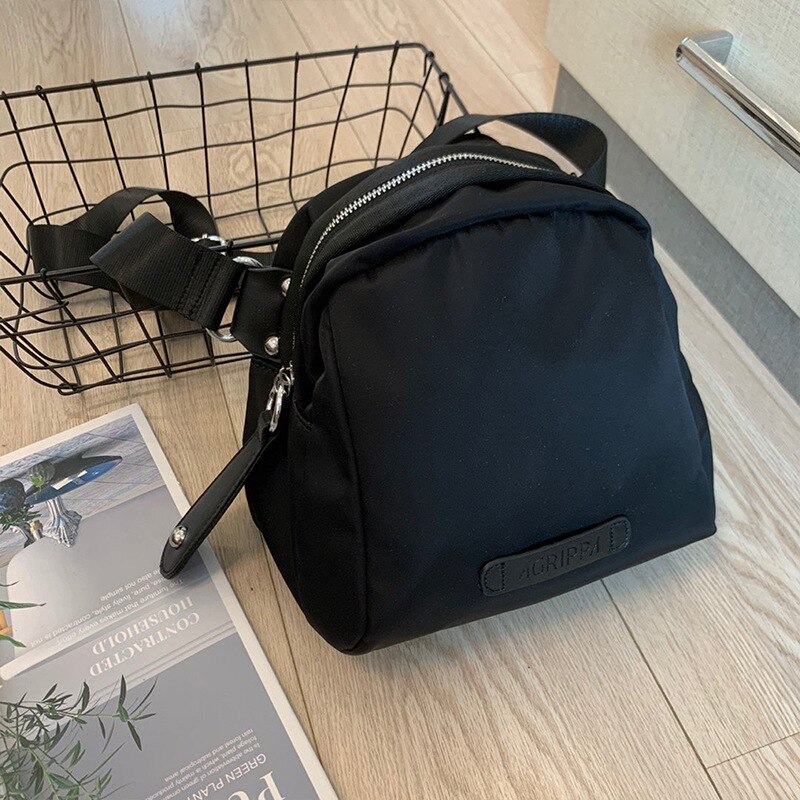 Women Small Casual Nylon Handbag Female Fabric Daily Cute Light Soft Zipper Shoulder Bag Women Leisure Shell Shape Messenger Bag: black