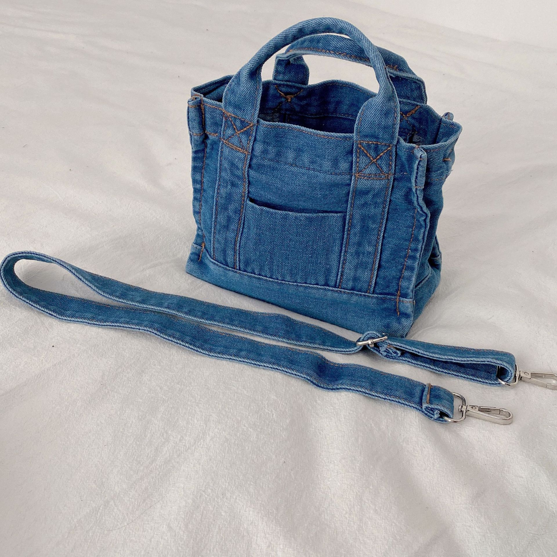 Borsa a tracolla da donna in stoffa di jeans borsa da ragazza in tessuto di tela blu chiaro borsa piccola con tracolla staccabile borsa da donna con cerniera