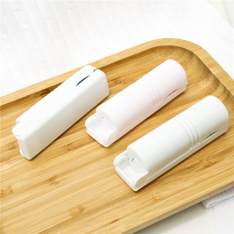 Washable Dust Roller for Wool Sheets Clothes Fluff Pet Hair Cleaning Tools Home Sticky Portable Clothes Lint Roller with Cover
