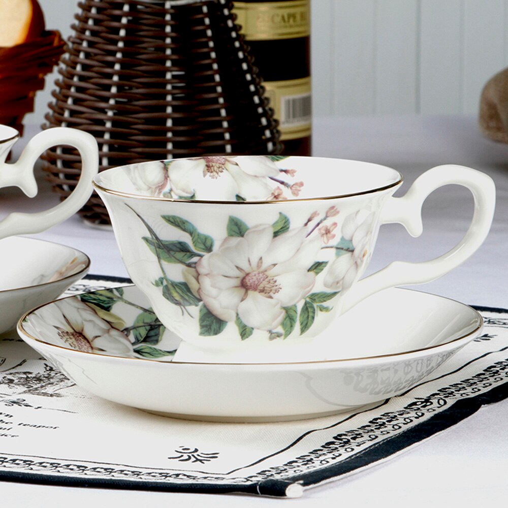 Royal Style Golden Top Grade Bone China Coffee Cup European Tea Cup Set And Saucer Afternoon Tea Teacup Nice BB95