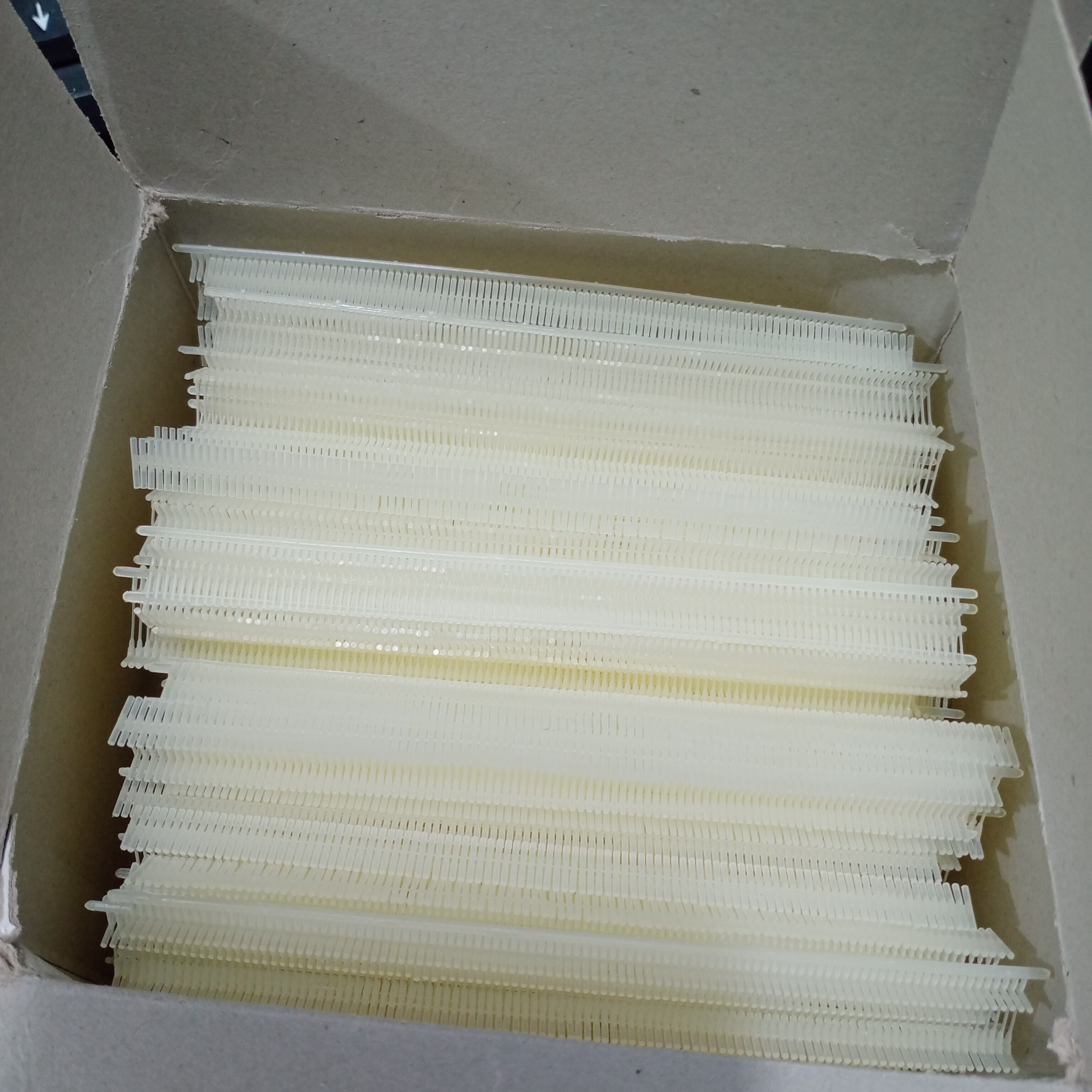 Nylon Tag Pin 5mm 7mm 8mm 10mm Tagging Barbs 10000pcs/case
