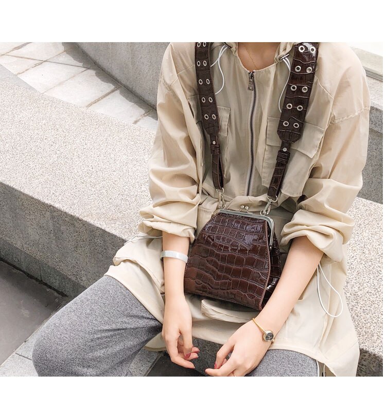 Handbags Wide Straps Crocodile Bags Clutch Bags Vintage Bags Messenger Bag Women Bag Korea