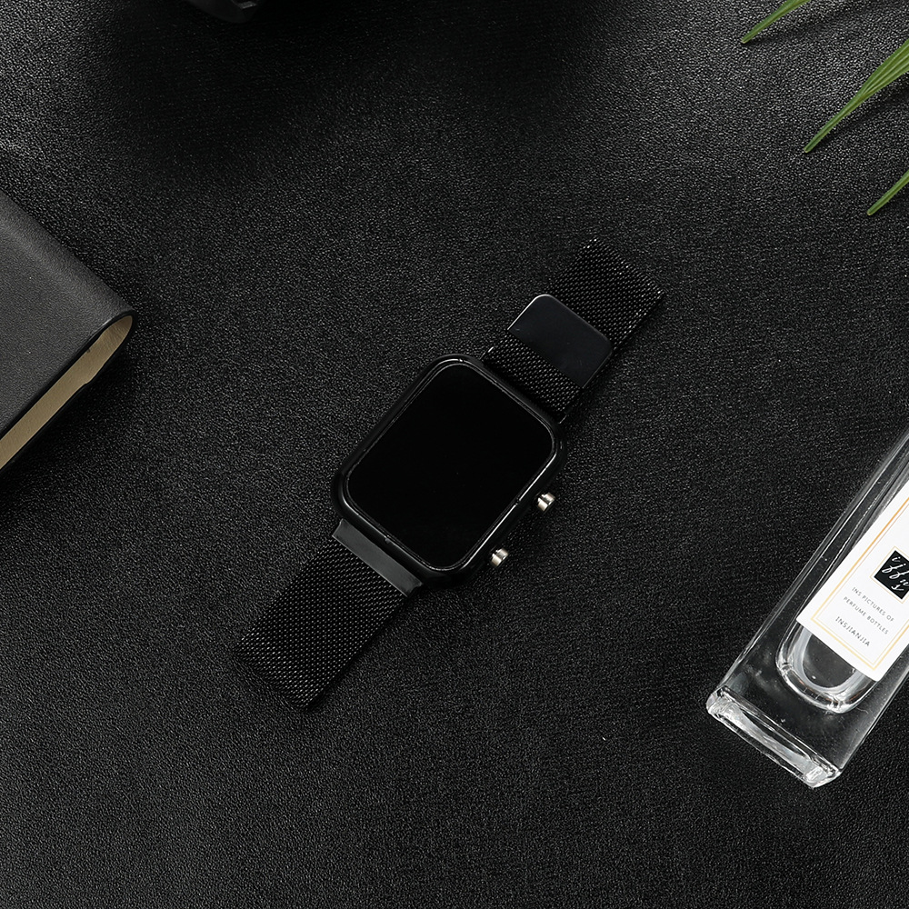 Luxus Gold Splitter männer Digitale Uhr Wasserdicht Einfache Metall Magnetische LED Armbanduhr Diaplay Zeit Datum Herren Elektronische Uhr