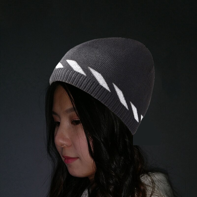 2 stil unisex reflekterande stickad mössa hatt vinter varm nattlöpning cykling promenader säkerhet mössor för män och kvinnor