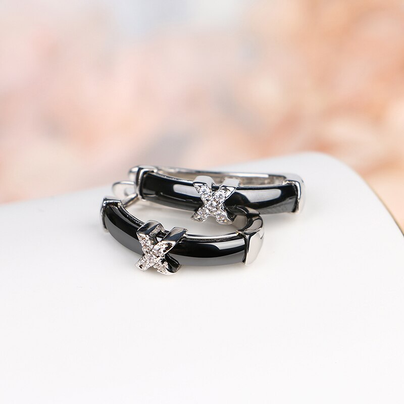 Klassische Schwarz Keramik Ohrringe 2 teile/satz Für Frauen Schmuck X Kreuz Kristall Nie Verblassen Keramik Material oben