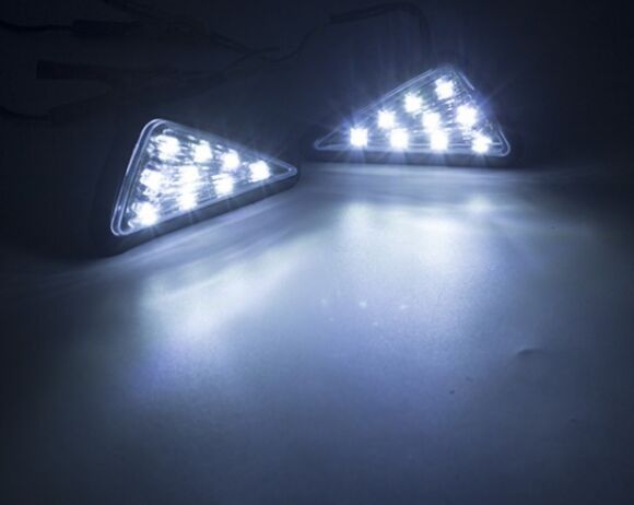 Fuleem-señal de giro para motocicleta, accesorio Universal para Moto, triangular, resistente al agua, 9 luces LED, 12V, 2 unidades: White