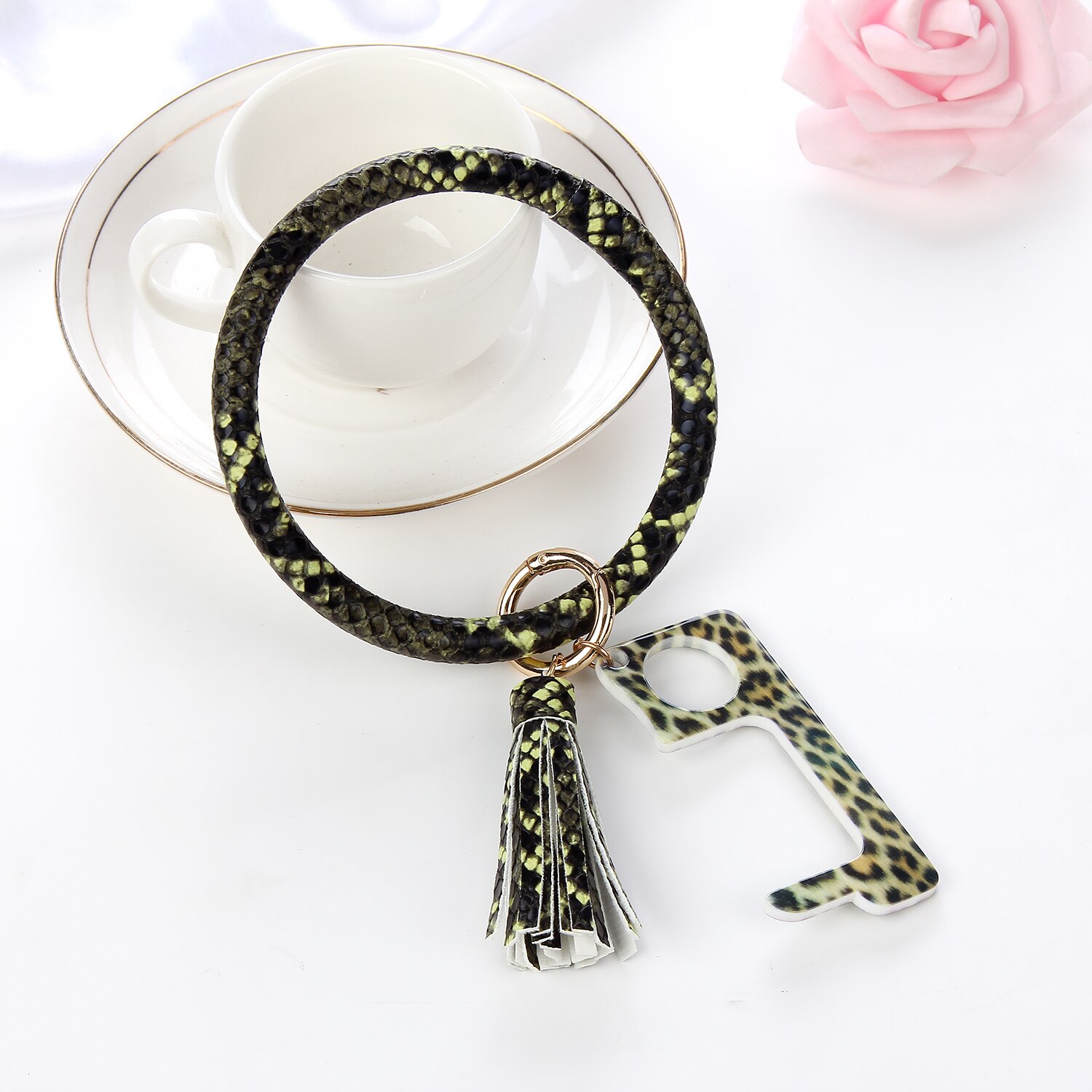 Keyring pulseira de couro clássico leopardo impressão abridor de porta portátil bangle feminino exagerada grande redondo chaveiro pulseiras de pulso