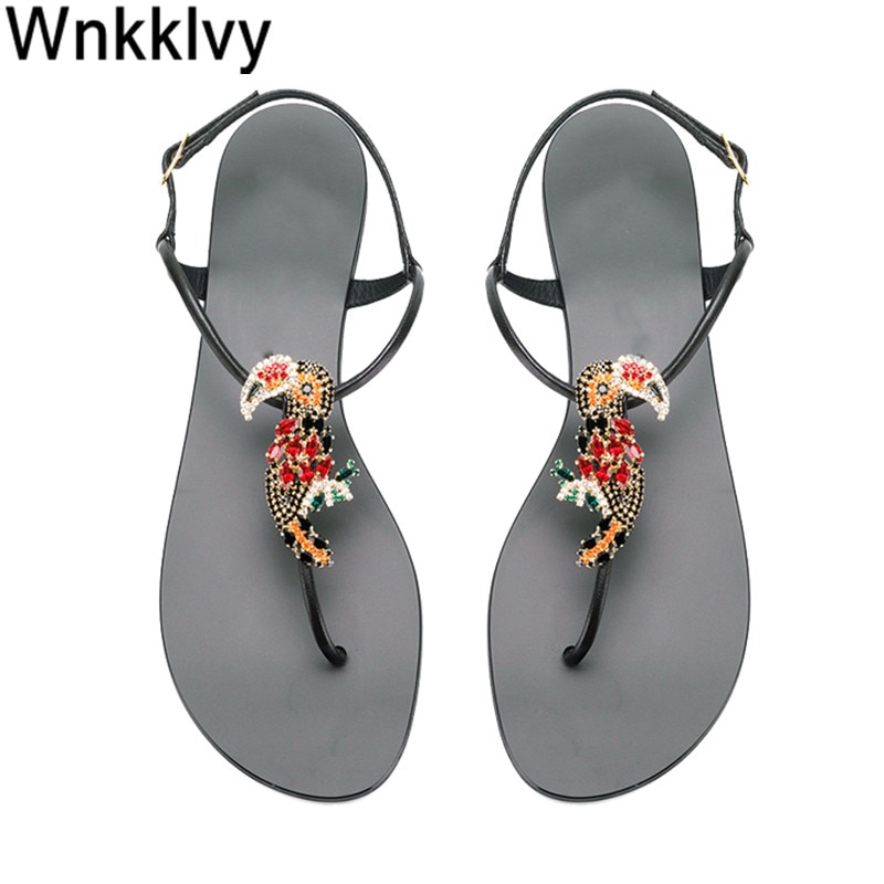 Sandalias planas de verano para mujer, chanclas elegantes con diamantes de imitación, clip dedos de cristal, playa, vacaciones junto al mar