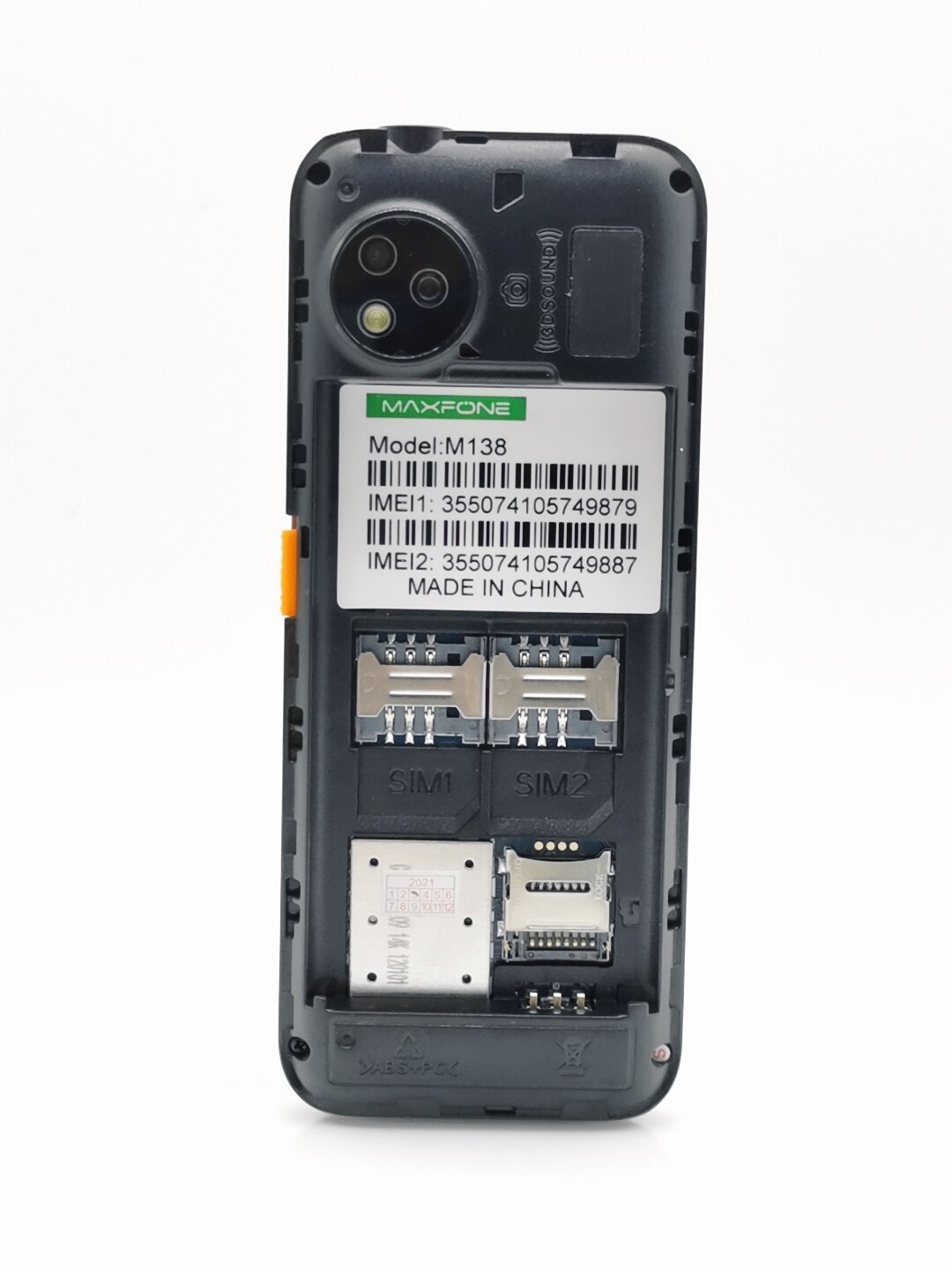 Maxfone  m138 drukknoptelefoons met 2000 mah batterij, 2 simkaarten, camera, bluetooth, magic voice, grote luidspreker, zaklamp en fm-radio.