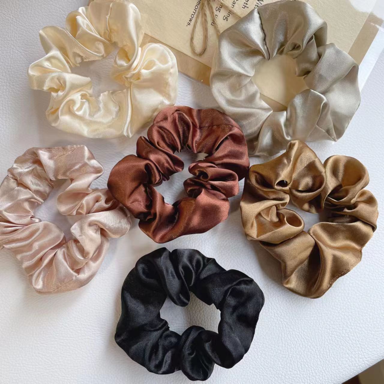 4/6 pçs de seda grandes scrunchies borracha laços de cabelo goma elásticos rabo de cavalo titular para mulheres meninas faixas de cabelo para mulher: Branco