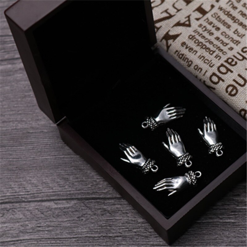 10 pçs prata chapeado beleza pequenas mãos liga pingente brincos pulseira acessórios diy encantos para jóias artesanato fazendo a891